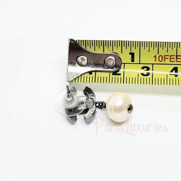 CHANEL Silver CC Rhinestone Natural Pearl Dangle - Picture 4 of 7
